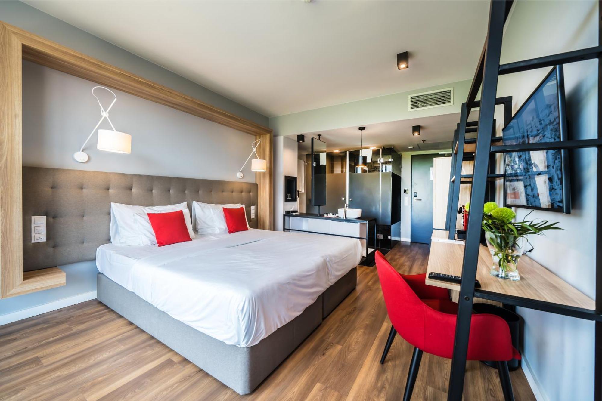 Up Hotel Budapest — Photos 1